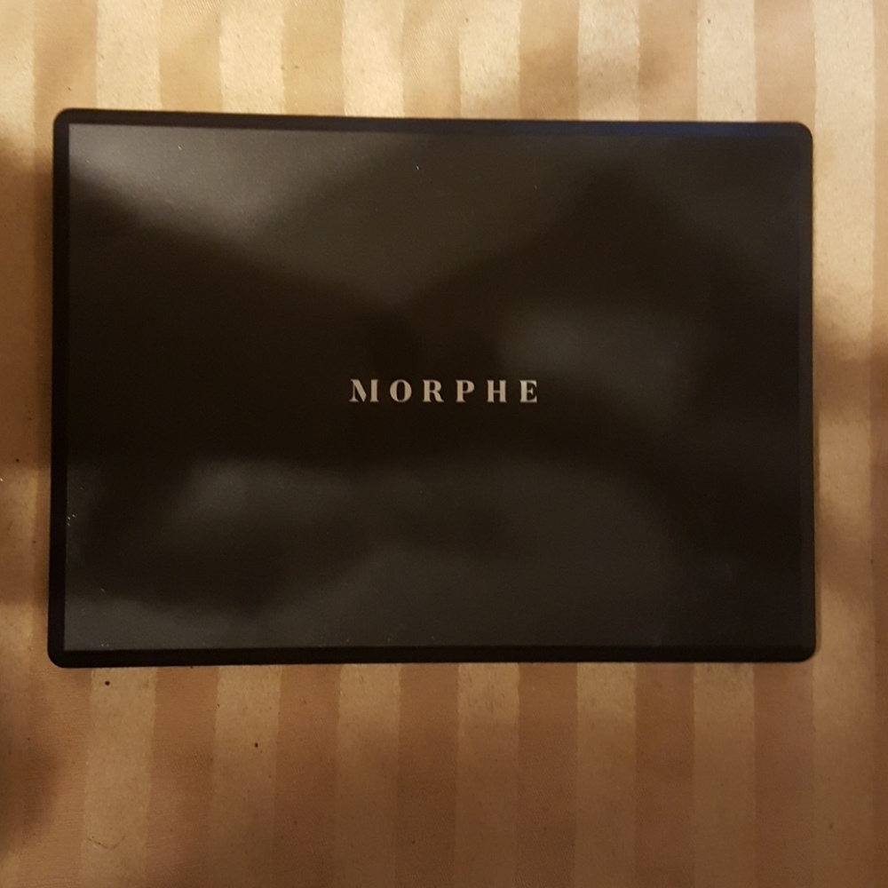 Morphe Fall Into Frost palette